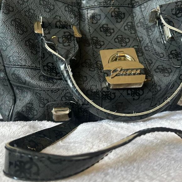 Y2K Style Vintage Guess Women's Black Leather HandBag Monogram Gold Hardware - Picture 5 of 8